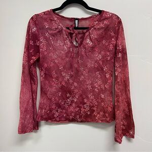 Forever 21 pink peasant blouse sz L with silver flower design. Semi sheer. VNTG